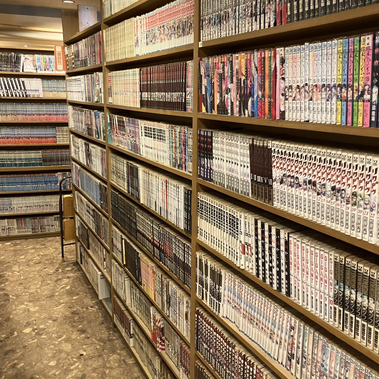 上野でマンガ読み放題！まんがランドで充実タイム