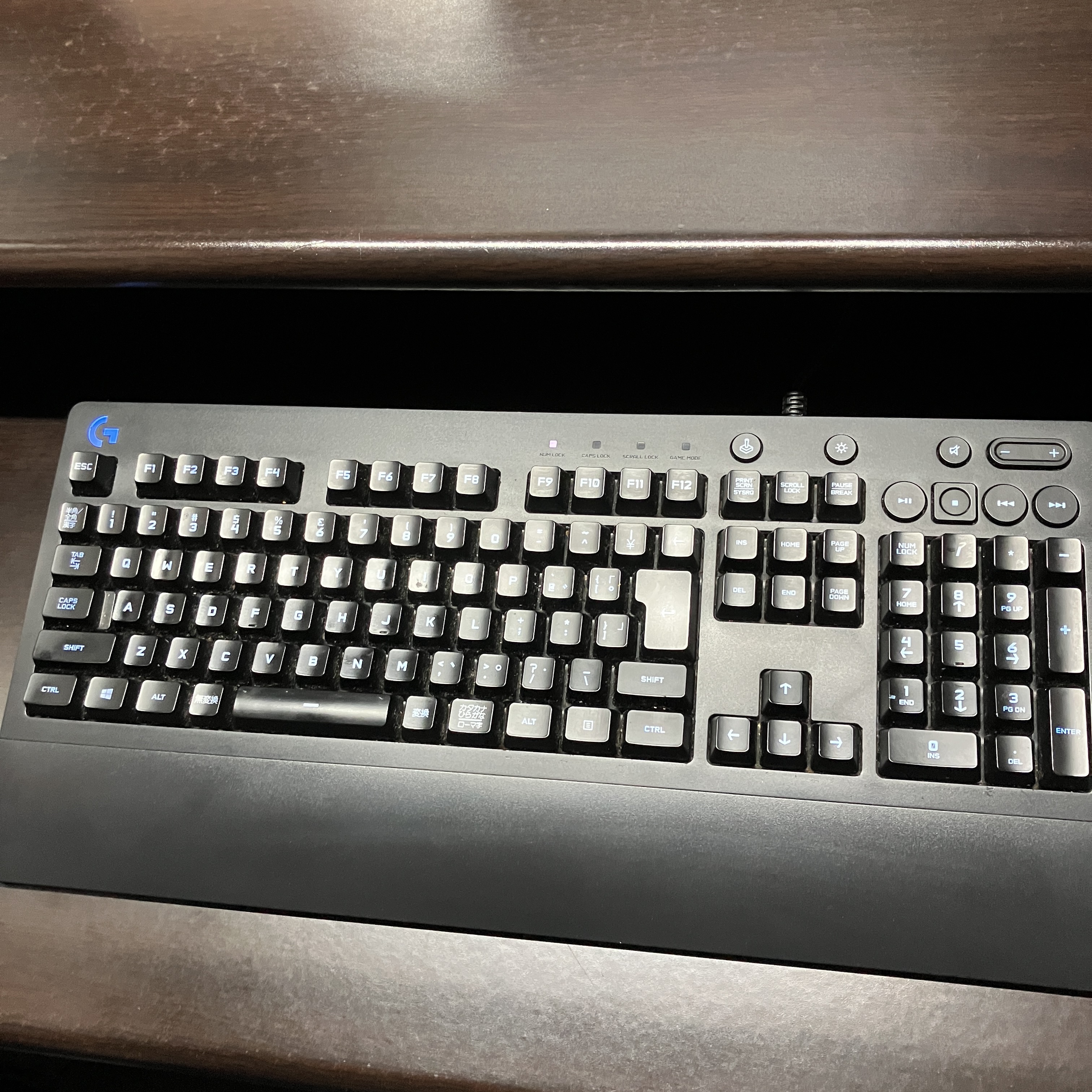 【綾瀬】仕事も遊びも捗る！光るキーボード完備のネカフェ
