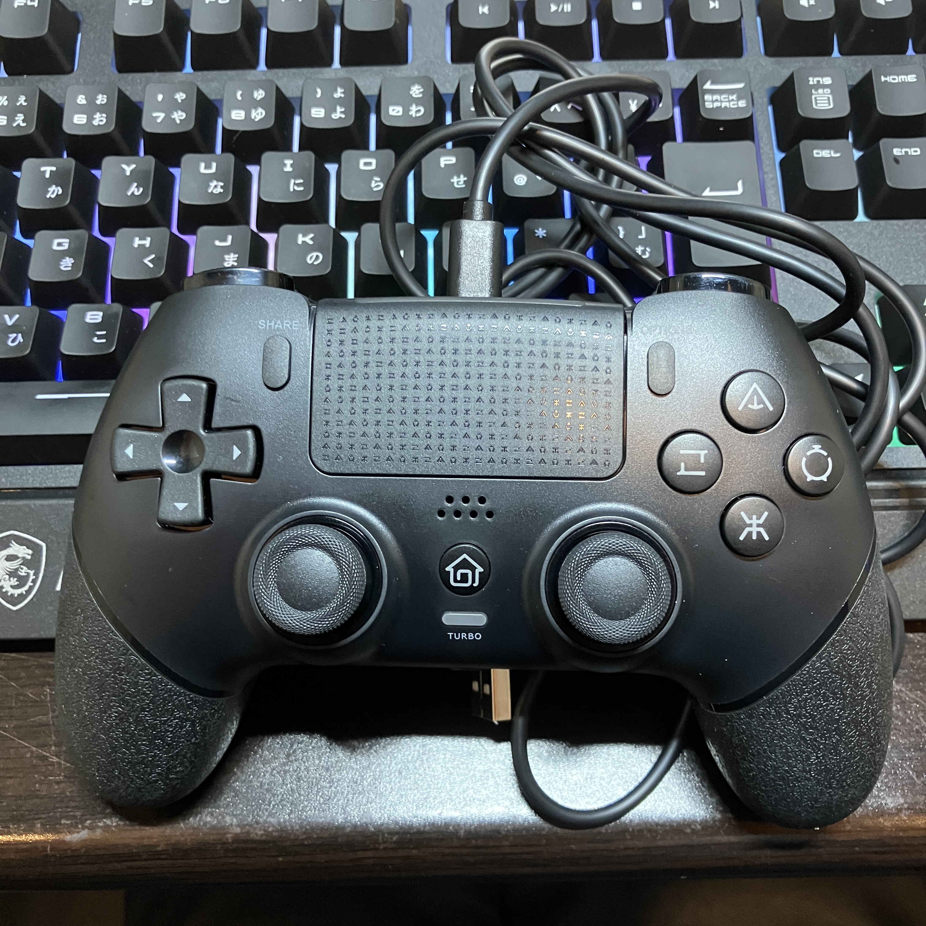 秋の夜長にゲーム三昧！パッド完備のゲーミング個室で快適プレイ