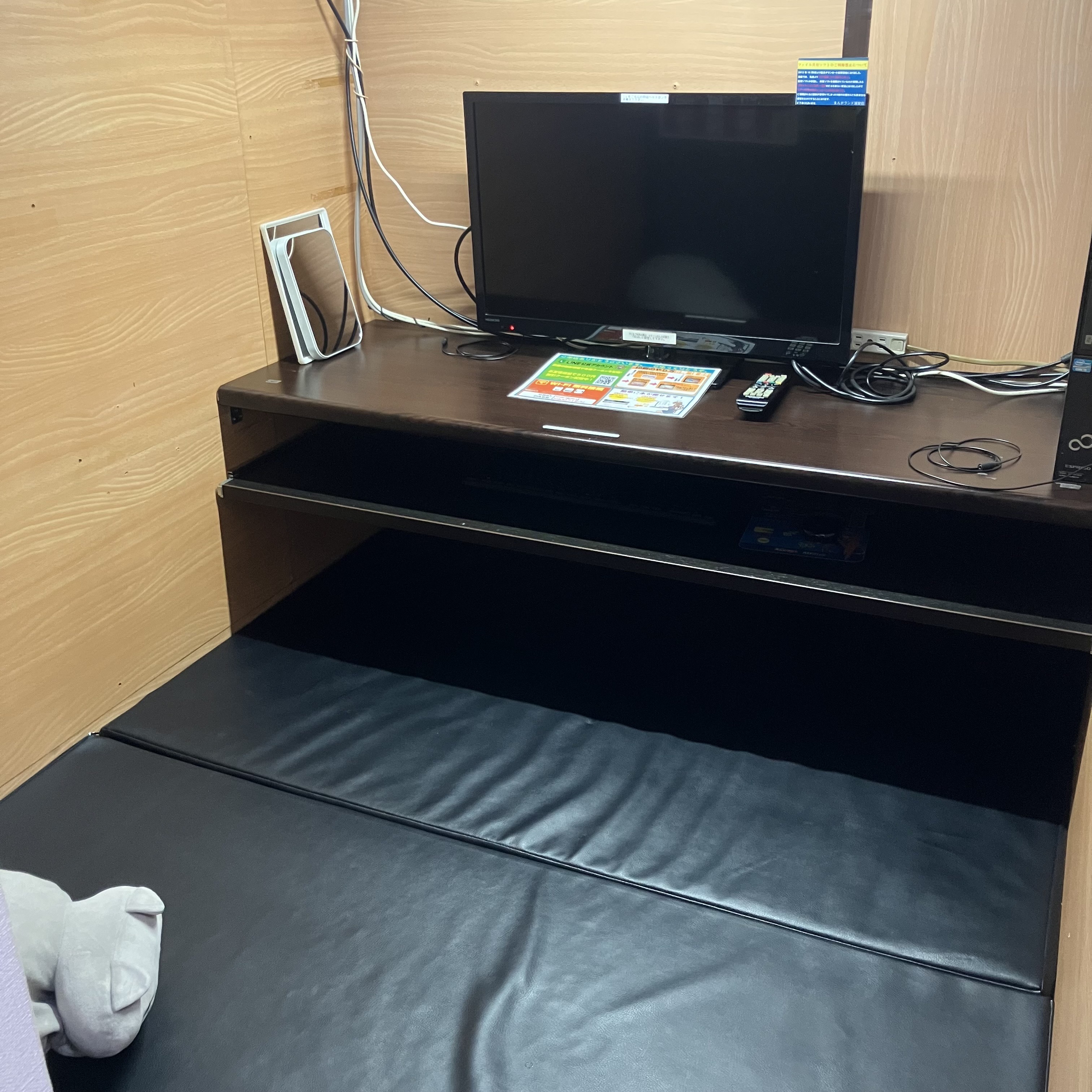 ディズニークリスマス前泊は予約OKの女性専用席で！