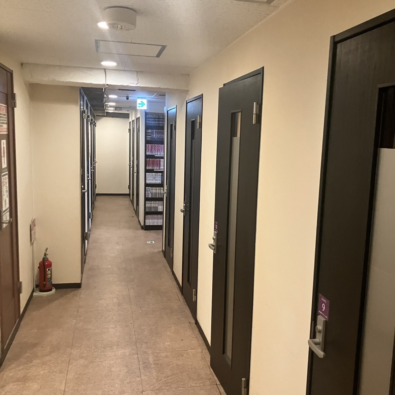 【本八幡駅1分】新年会後の始発待ちに！広いフラット席で仮眠